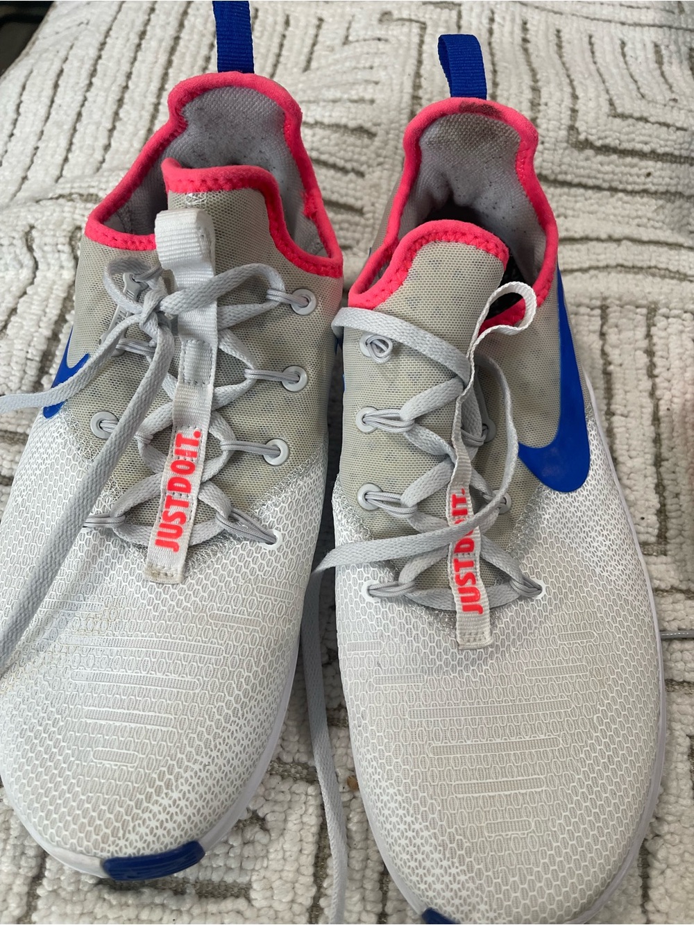 Nike Men’s Light Gray Athletic Shoes with Blue Swoosh and Pink Trim